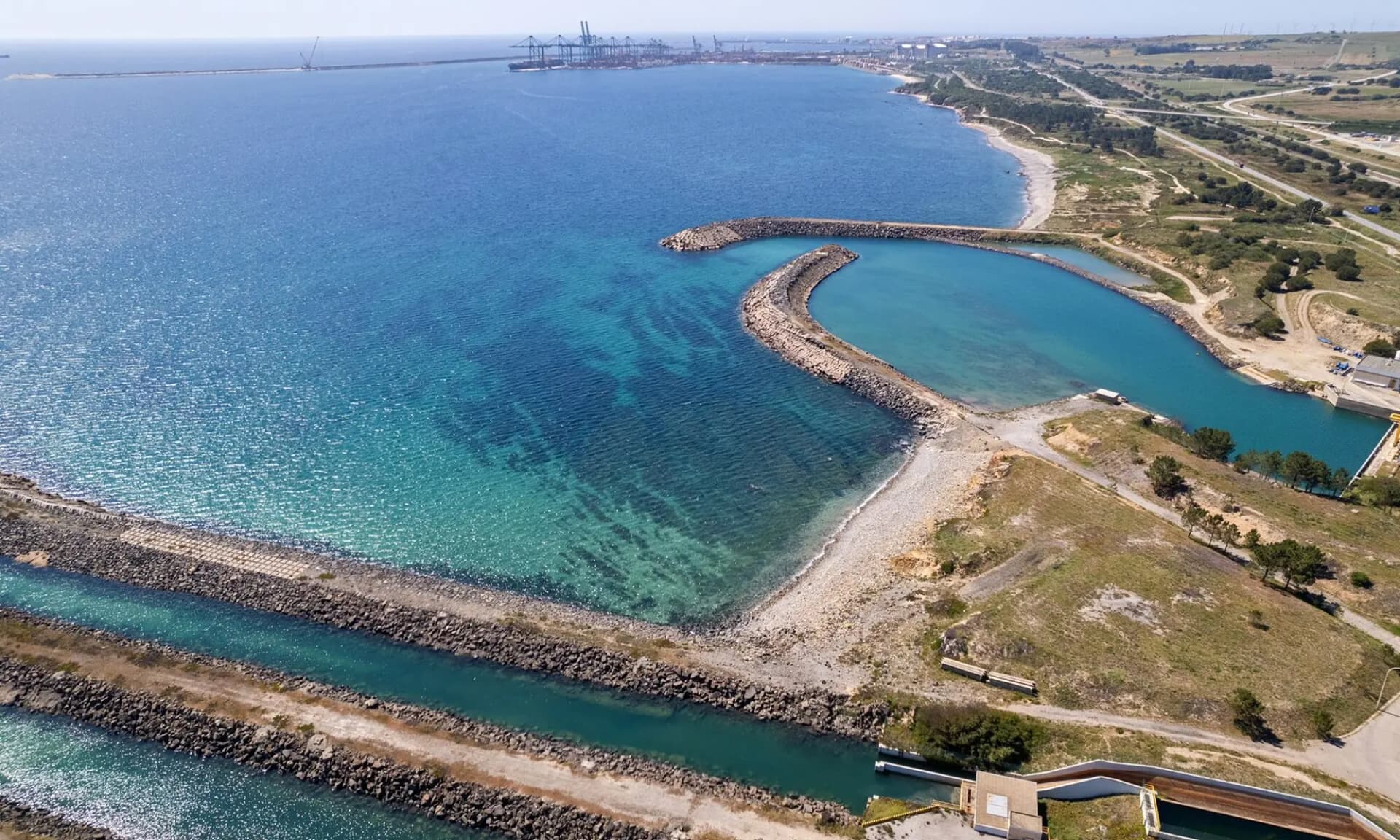 Praia de São Torpes, em Sines, vista de cima